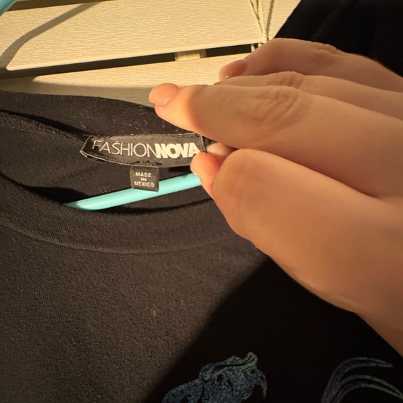 Fashion Nova Forever Reckless Black and Blue Graphic Long Sleeve Tee - Size 2X - Picture 2 of 8